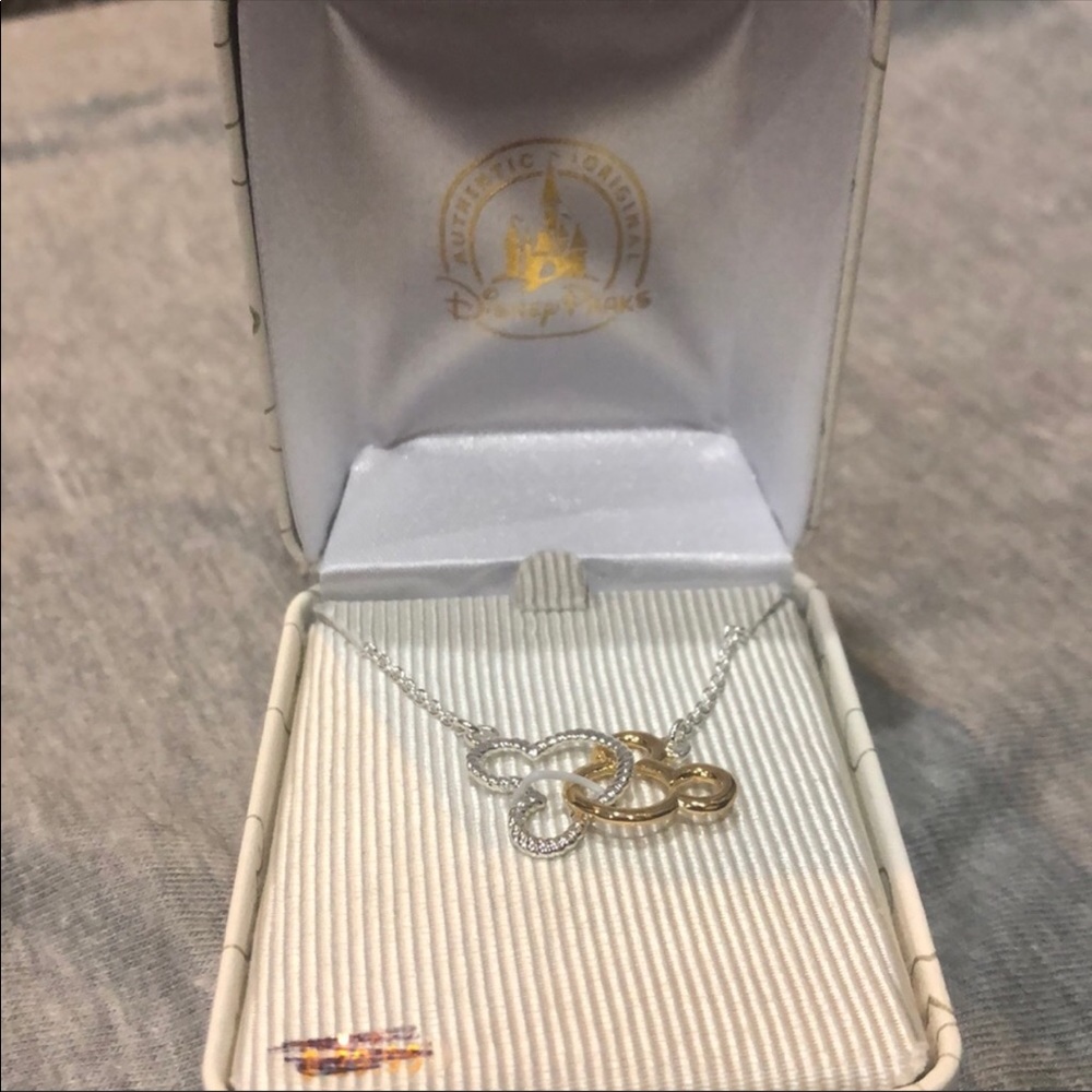Women’s Disney Necklace NEW